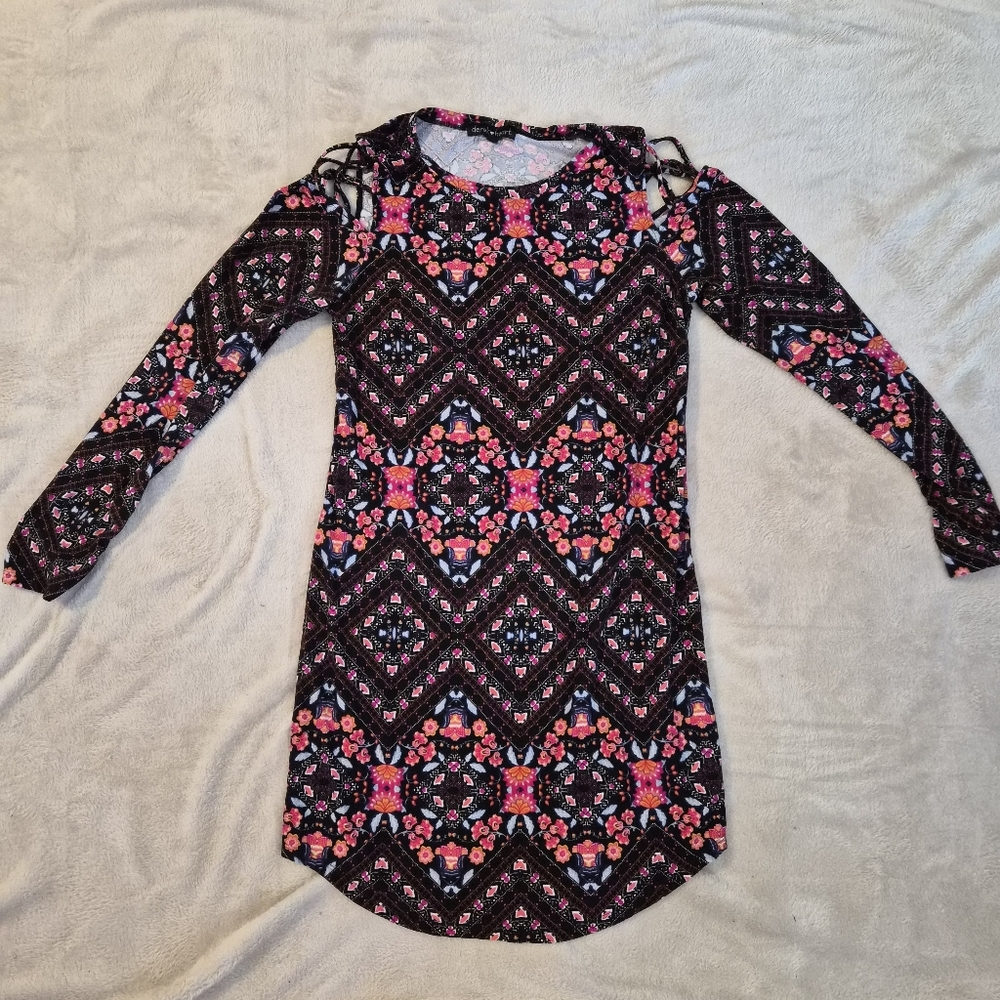 Derek Heart Black and Pink Patterned Womens Dress.